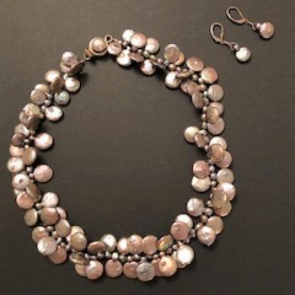 ⬇️⬇️Iridescent Coin Pearl Necklace and Earrings - Picture 6 of 10